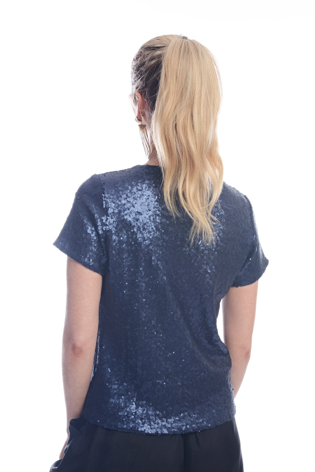 Blond-model-photographed-from-the-back-wearing-navy-metallic-cotton-top-made-in-Australia-by-musee-today#colour_navy